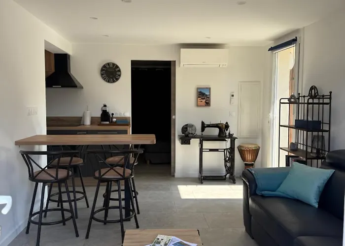 Les Oulivastres Апартаменти Єр